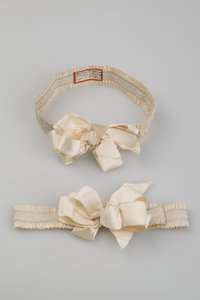 Garters de Unknown artist