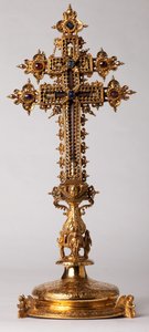 Cruz de relíquia. Metalomecânica com jarras. Abadia de origem (Saint-Amand Tournai, ex-Elnone. Século XVI. de Unknown artist