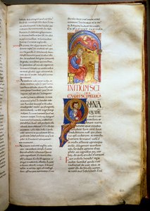 O Evangelho de São Lucas representa com a Página do Touro uma Bíblia iluminada (Ms.721-Foglio 223r.) do início do século XII. Dim. 52,5x36 cm Roma, Biblioteca Casanatense de Unknown artist