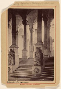 Atrio Palazzo Durazzo [em Génova, Itália]. de Unknown artist