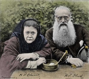 Elena Petrovna Blavatsky (1831-1891), teosofista russa, co-fundadora da Sociedade Teosófica em 1875 com Henry Steel Olcott. de Unknown artist