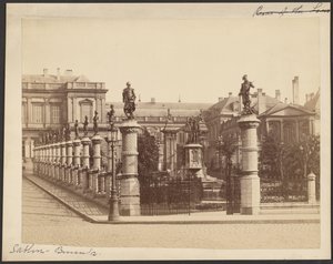 [Praça Petit Sablon, Bruxelas] de Unknown artist