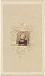 [Homem calvo não identificado com barba grisalha e cheia]. de Unknown artist