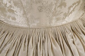 Vestido de noiva (vista detalhada das costas da cintura) de Unknown artist
