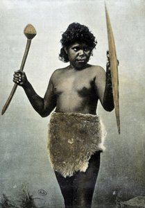 Mulher aborígene australiana encarregada dos braços do marido - autocrómio de Unknown photographer