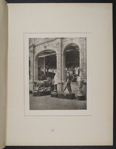 Entrada da secção italiana, Edifício das Manufacturas de Unknown photographer
