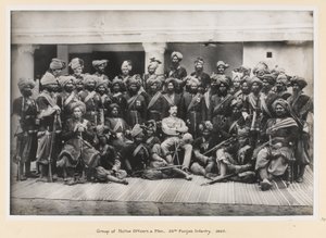 Grupo de Oficiais e homens nativos, 20th Punjab Infantaria de Unknown photographer