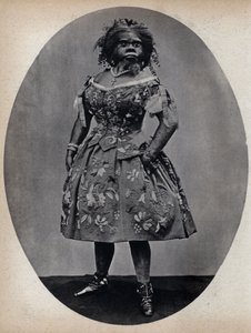 Les Monsters, la femme chien. Fotografia, final do século XIX, Paris. Coll. Selva. de Unknown photographer