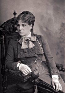 Mme. Alix-Marie PASCA (1836-1906) - Retrato de Alix Pasca (1835-1914), comediante francês. Fotografia de finais do século XIX. de Unknown photographer