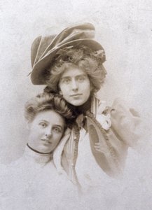 Natalie Clifford Barney e Renee Vivien, França, c.1900 (fotografia a preto e branco) de Unknown photographer