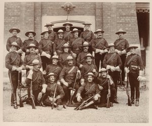 North West Mounted Police, Chelsea Barracks, Diamond Jubilee de Unknown photographer