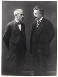 Paul Langevin e Albert Einstein de Unknown photographer