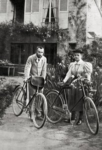 Pierre e Marie Curie no seu jardim de Unknown photographer