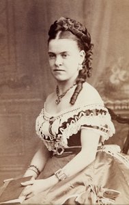 Retrato de Edith Wynne, c.1860 (fotografia a preto e branco) de Unknown photographer