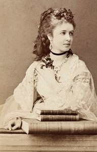 Retrato de Pauline Lucca, c.1860 (fotografia a preto e branco) de Unknown photographer