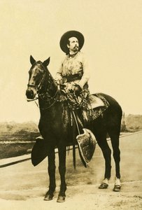 Retrato de William Frederic Cody (1846-1917), conhecido como Buffalo Bill, soldado americano, aventureiro e ator de cavalos. de Unknown photographer