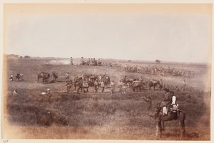 Sapadores e mineiros fazendo trincheiras de abrigo durante o Campo de Exercício de Delhi, 1885 por volta de de Unknown
