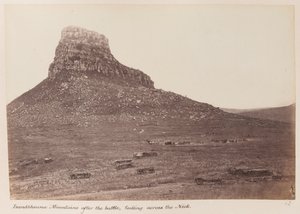 O campo de batalha de Isandlwana de Unknown photographer