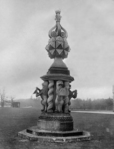 O relógio de sol, Glamis Castle, 1924-1926.