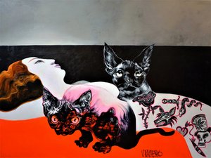 Gatos Esfinge e uma Mulher