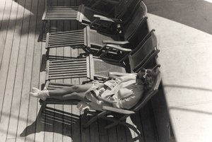 Passageiro a bordo do navio de cruzeiro "Oceania", do álbum "At the Edge of Oceania 28th July to 10th August 1935