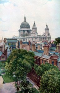 Vista do Old Bailey em direção a St Pauls Cathedral, Londres, c1930s. de W.S. Campbell