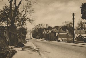 Onde a estrada romana para Dover cruza o monte de atiradores além de Blackheath, c1935. de W. Whiffin