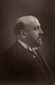 "Alexander Campbell Mackenzie (1847-1935) Compositor e maestro escocês. Diretor da Royal Academy of Music, Londres (1887-1924). (woodburytype)
