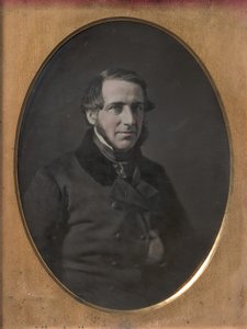 Homem de meia-idade com barba em tiras, jaqueta abotoada enfiada à mão, anos 1840-50 de W. and F. Langenheim