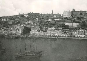 Panorama da cidade do Porto, Portugal, 1895. de W and S Ltd