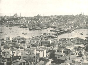 A ponte de Galata sobre o Chifre Dourado, Constantinopla, Império Otomano, 1895.