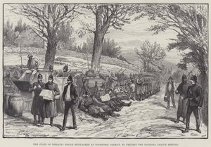 O Estado da Irlanda, Polícia acampou em Woodford, Galway, para impedir o encontro da Liga Nacional de Walter Paget