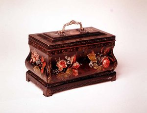 Caddy de chá Pontypool, final do século XVIII (latoaria com cabo de latão dourado)