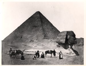 A Esfinge e a Grande Pirâmide de Khufu, em Gizé, c.1860