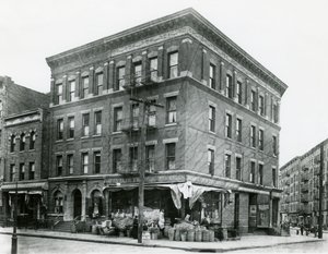 767 East 152nd Street, 7 de dezembro de 1915 de William Davis Hassler