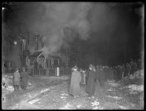 Prescott Cottage fogo à noite, Inwood Hill, 1914 de William Davis Hassler