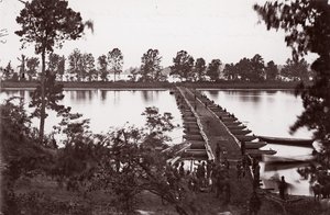Ponte do pontão sobre o rio James, ca. 1864.
