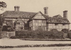 Na North Chapel, North Street, Horsham, Sussex (fotografia a preto e branco) de William Galsworthy Davie