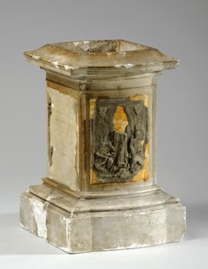 Maquete para pedestal monumental (gesso e plasticina)