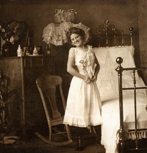 &39;Oh That Corset&39; &39;Depois da ópera&39;, c.1900 (foto sépia) (ver também 473262)