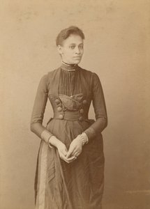 Cartão do gabinete de uma mulher, 1885-1892. de William J. Kuebler