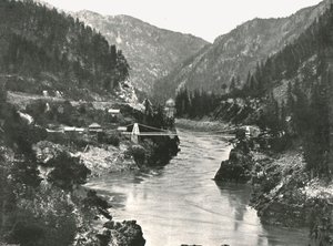 As Montanhas Rochosas: o Frazer Canyon e a Ponte Cariboo Road, perto de Spuzzum, Canadá, 1895.