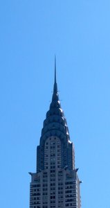 O Chrysler Building é um arranha-céus de estilo Art Deco na cidade de Nova Iorque, localizado no lado leste de Manhattan. Concluído em 1930 de William Van Alen