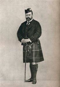 O Príncipe de Gales em traje Highland, c1886 1910 de William and Daniel Downey