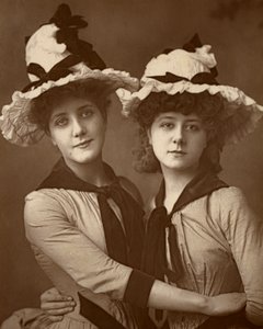 Two Roses, Maude Millett e Annie Hughes, atrizes britânicas, 1888 de William and Daniel Downey