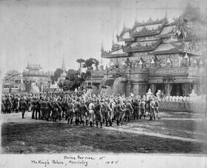  Serviço Divino no Palácio do Rei, Mandalay, 1885 .