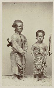 Retrato de duas pessoas pequenas
