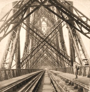 A grande ponte adiante, Escócia, 1896. de Works and Sun Sculpture Studios