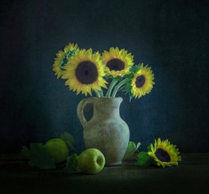 Girassóis e Maçãs Verdes de Yinan F.