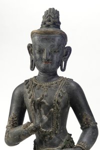 Bodisatva estilo nepalês chinês (laca, pano, vestígios de tinta azul, dourada, verde e folha de ouro) de Yuan Dynasty Chinese School